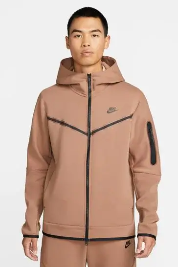 Conjunto Blusão e Calça Moletom Nike Castanho