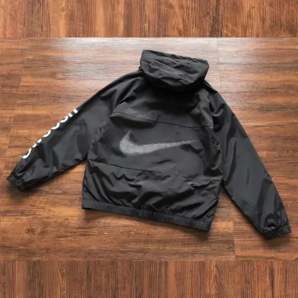 Jaqueta Nike Masculina c/ Capuz Preta Alphabet