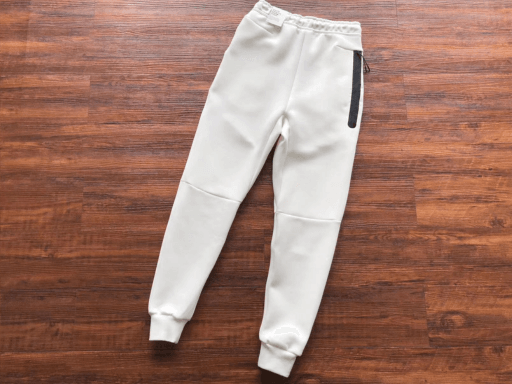 Conjunto Blusão e Calça Moletom Nike Creme