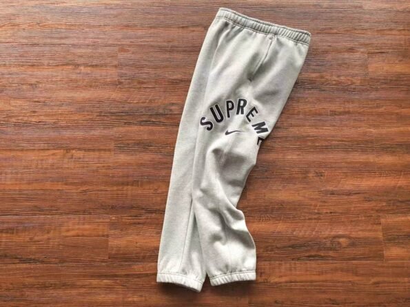 Calça Supreme Moletom Nike Preta/Cinza