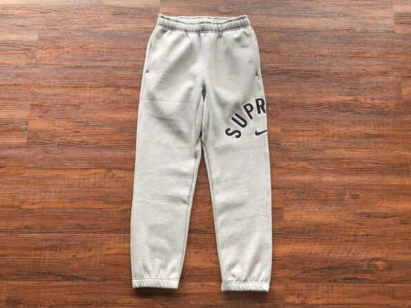 Calça Supreme Moletom Nike Preta/Cinza