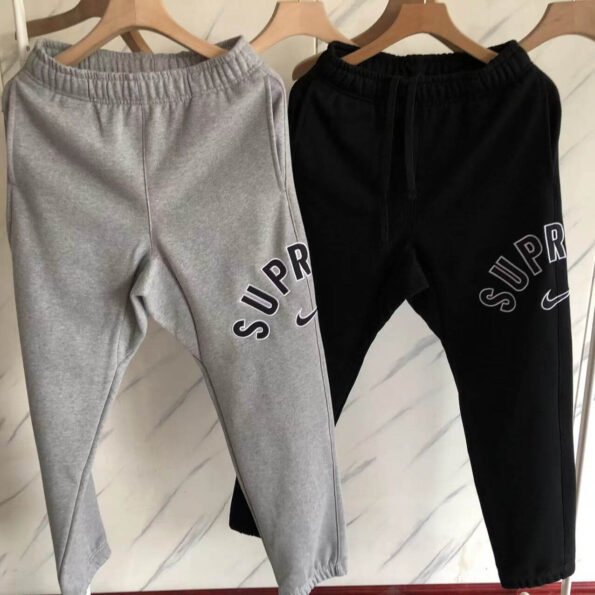 Calça Supreme Moletom Nike Preta/Cinza