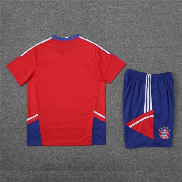 Conjunto Bayern de Munique Treino Camisa e Short Vermelha 2022/23